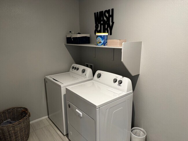 Building Photo - Furnished Executive Rental. Former 2021 Beazer Model Home.