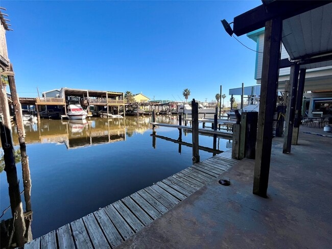 Building Photo - 318 Marine Way