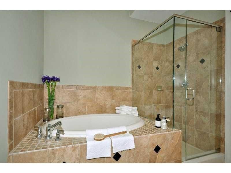 Building Photo - 3635 E Paces Cir