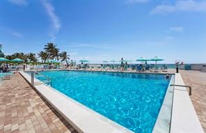 Building Photo - 3140 S Ocean Dr