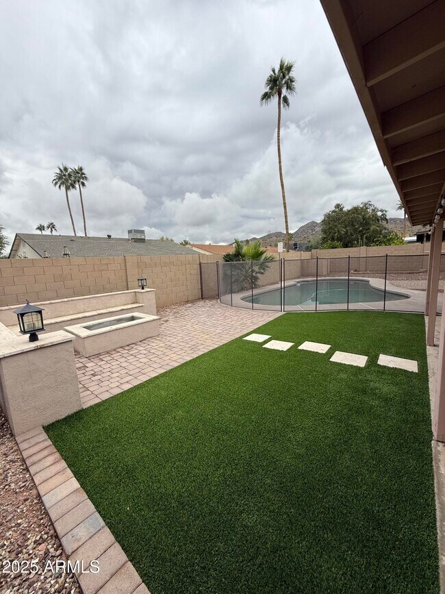 Building Photo - 4353 E Pearce Rd