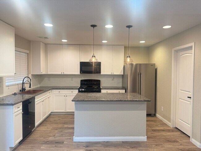 Building Photo - Beautiful 2-story home in the sought-after Providence community!