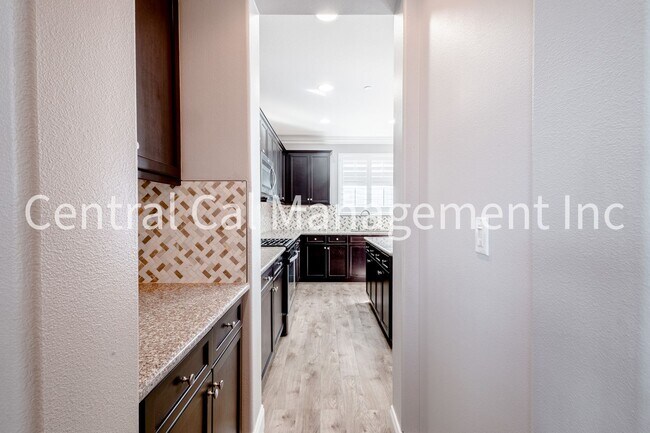 Building Photo - 5 Bedroom/3 Bath Home with Paid Solar System - $3095 Per month!