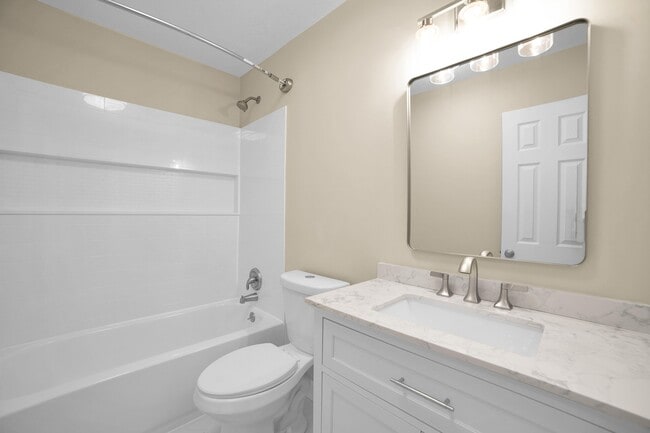 Building Photo - 2222 S Stewart Ave