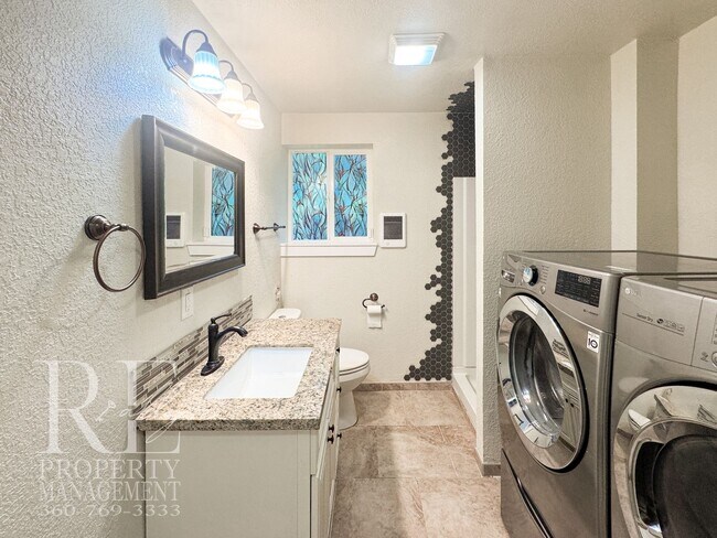 Building Photo - Bright & Spacious Split-Level Home with Gourmet Kitchen, Skylight & Expansive Yard
