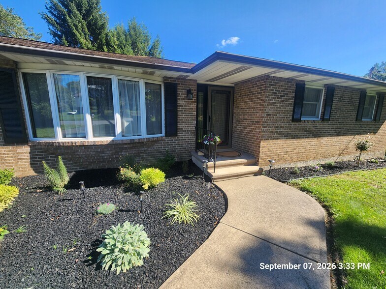 Front porch - 218 1/2 Wyalusing St