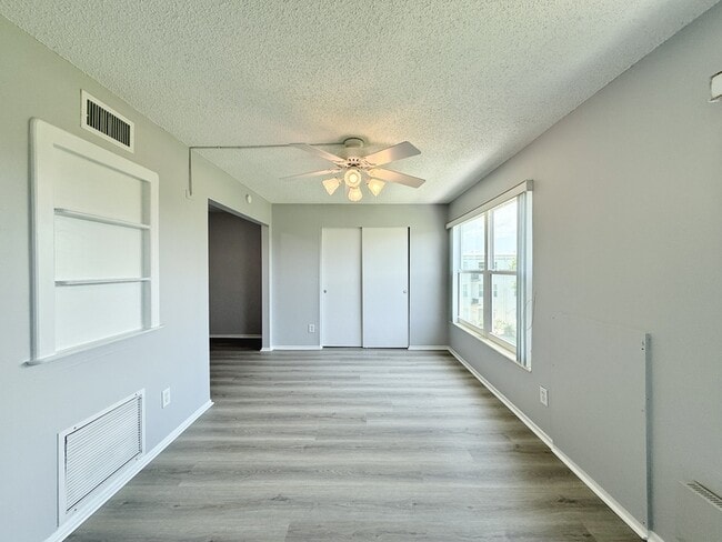 Building Photo - 2455 Finlandia Ln