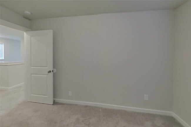 Building Photo - 9835 Willow Creek Commerce Dr