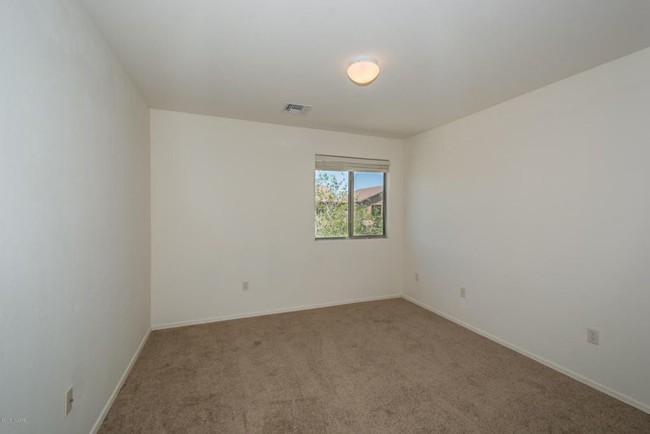 Building Photo - 8332 N Johnson Dr