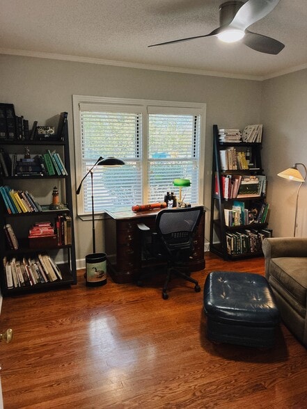 Building Photo - 6946 Hickory View Ln