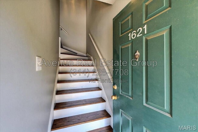 Building Photo - 1621 High School Dr
