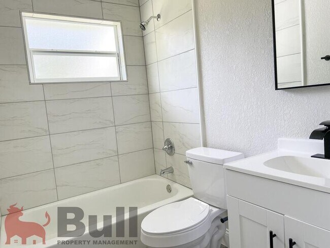 Building Photo - 4438 Weldon Pl