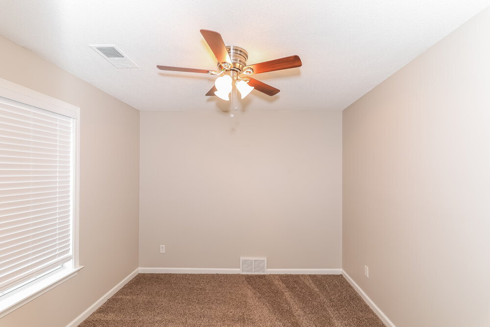Building Photo - 1074 Red Fern Cir W