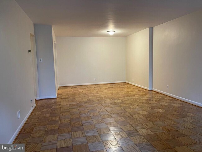 Building Photo - 520 N St SW