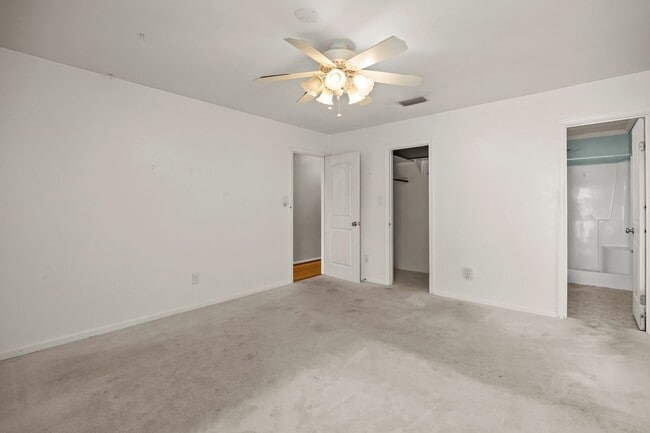 Building Photo - 4112 Stillwood Ct