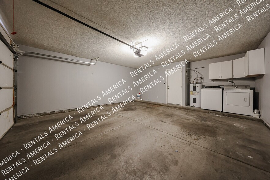 Building Photo - 4120 W Calavar Rd