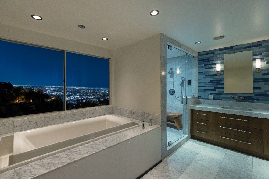 Building Photo - 8825 Hollywood Blvd