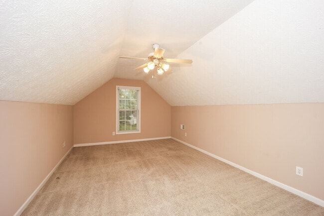Building Photo - 75 Bellaire Ln
