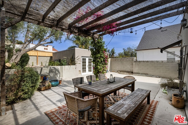 Building Photo - 3659 Glenfeliz Blvd