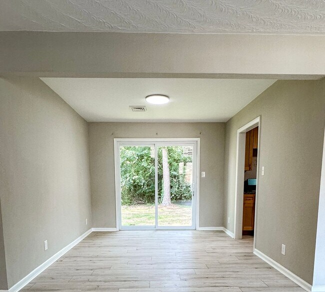 Building Photo - 3 Bedroom house in Western Branch