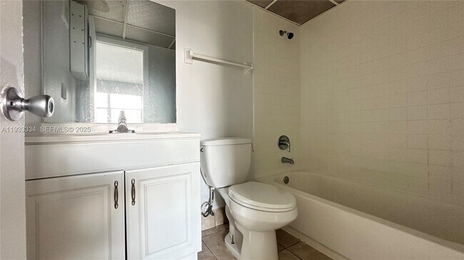 Building Photo - 8020 Fairview Dr