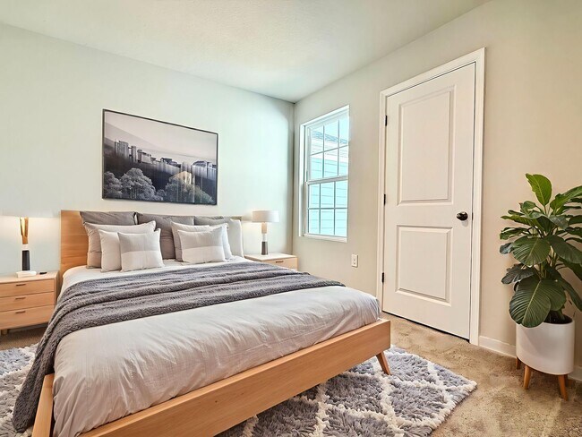 Building Photo - Fresh & modern-living in this 3Bedrooms/2.5Bath end-unit Lady Lake townhome!