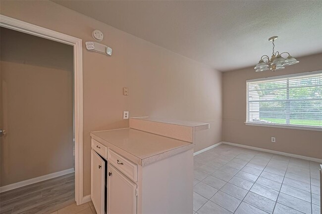 Building Photo - 10518 Saber Ct