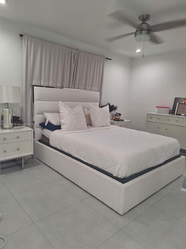 Building Photo - 13437 SW 44th Ln