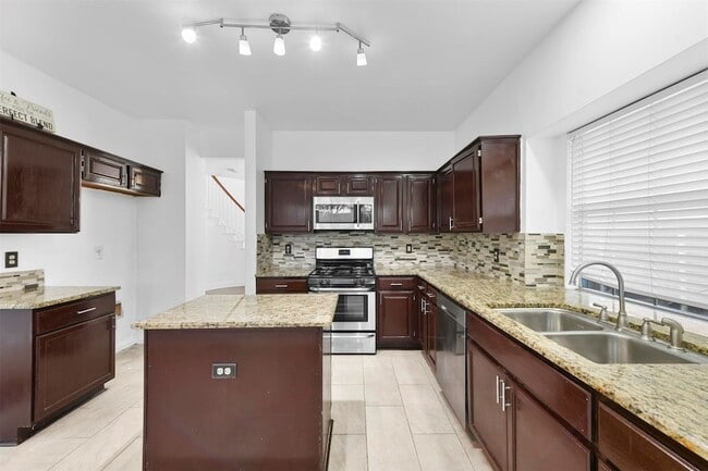 Building Photo - 434 Moonlight Way