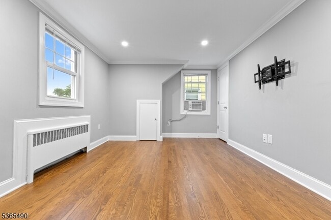 Building Photo - 86 Forest St
