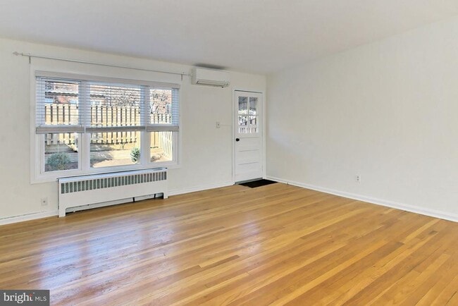 Building Photo - 2942 Landover St