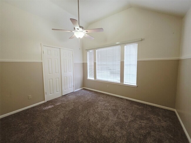 Building Photo - 10306 Jockey Club Dr