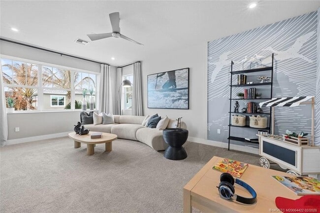 Building Photo - 823 SW Pr Ave