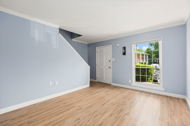 Building Photo - 1311 W Meadowview Rd