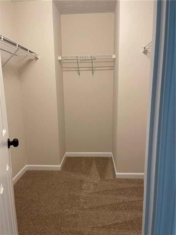 Building Photo - 160 Village Trce