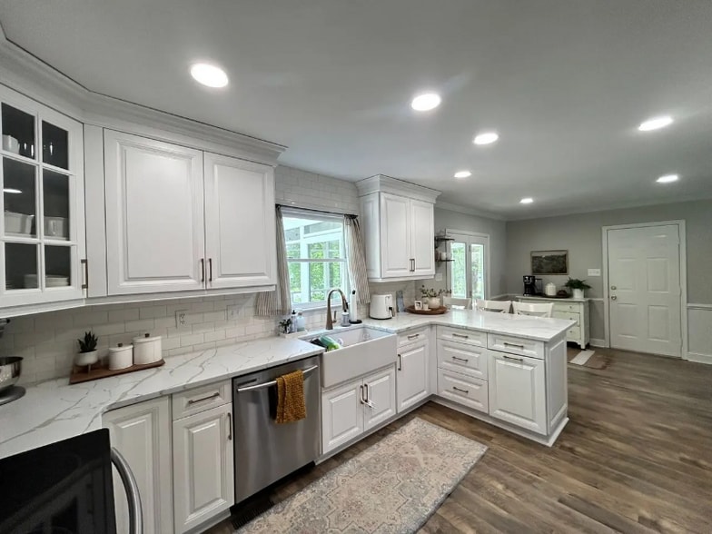 Building Photo - 10821 Sunset Hills Dr