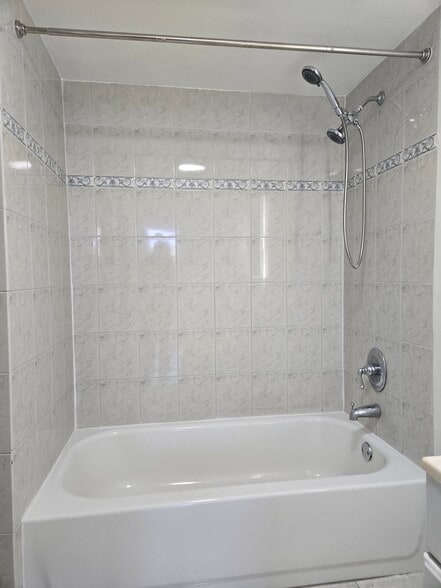 Building Photo - 2935 NE 163rd St