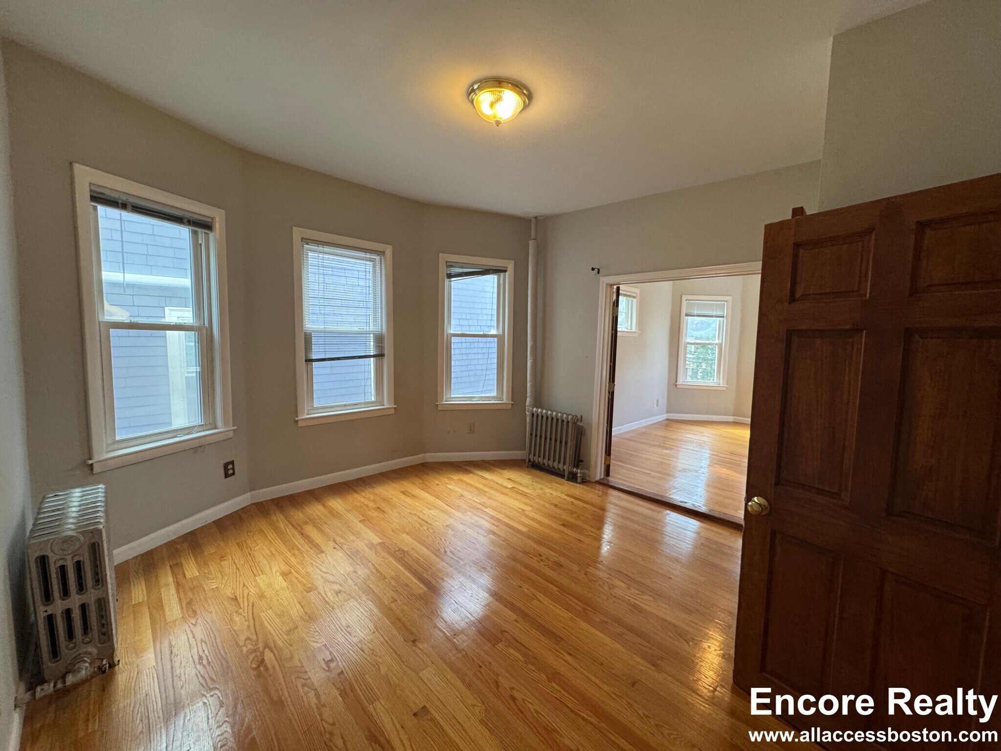 Building Photo - 25 Tufts St