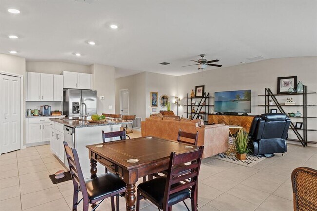 Building Photo - 31713 Sun Kettle Lp