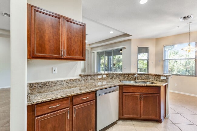 Building Photo - ** AVIANO AT NAPLES ** 3 BED / 2 BATH - CARRIAGE HOME - GARAGE - CENTRAL NAPLES - ANNUAL RENTAL