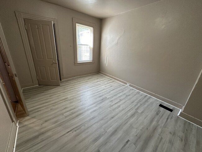 Building Photo - 356 Beaver St