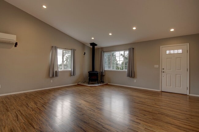 Building Photo - 3 Bed 2 Bath home in Rolling Hills