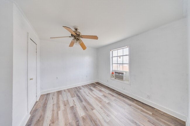 Building Photo - 13034 Emporia St