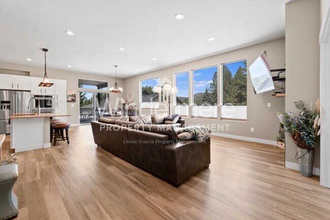 Building Photo - * Coming Soon 08/15/2025*Furnished Executi...