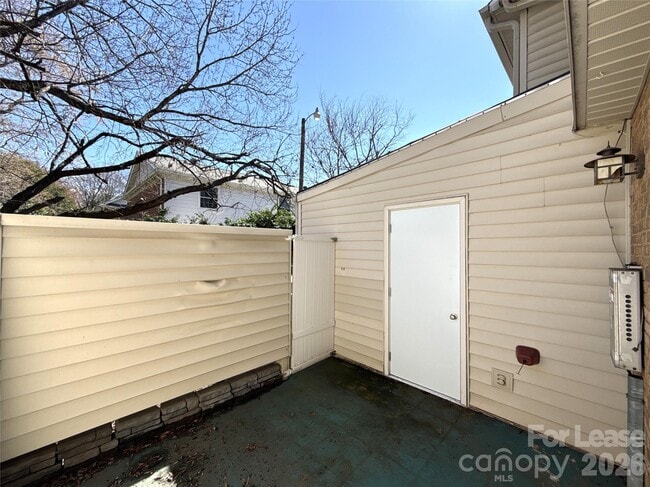 Building Photo - 3726 Park Rd