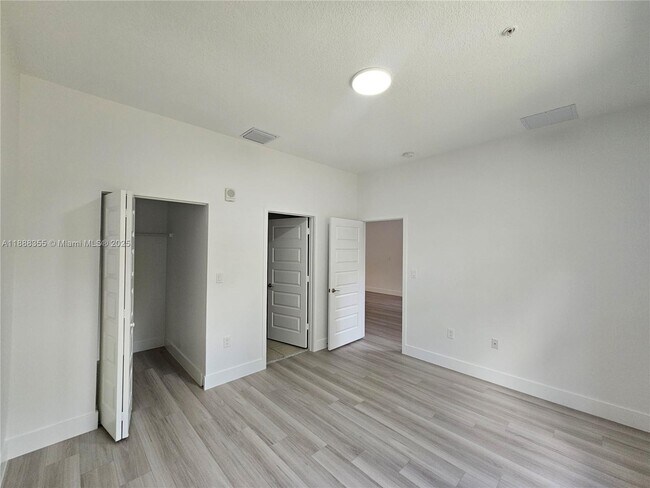 Building Photo - 7831 NW 104th Ave