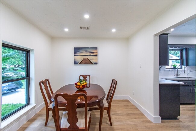 Building Photo - 11523 Bandlon Dr