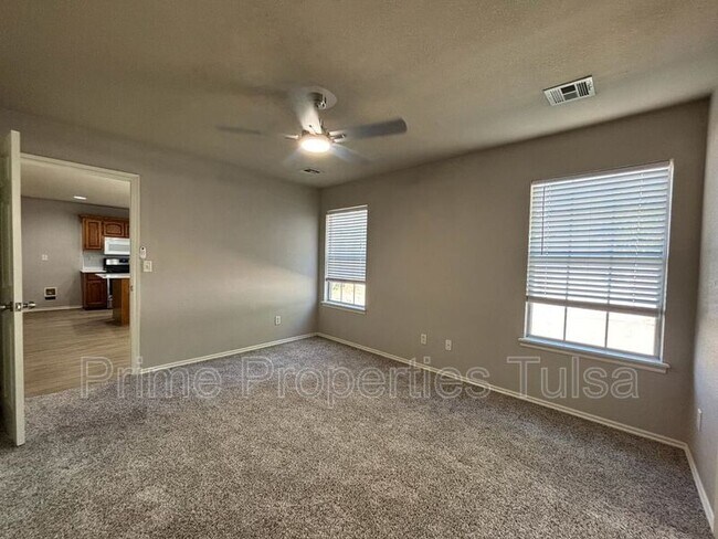 Building Photo - 10333 E 112th St S