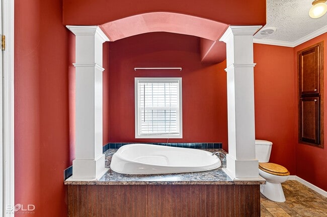 Building Photo - Beautiful 4 Bed 2 Bath!