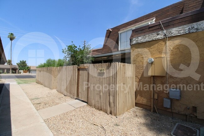 Building Photo - 3432 W El Caminito Dr